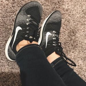 Nike Flyknit Sneakers
